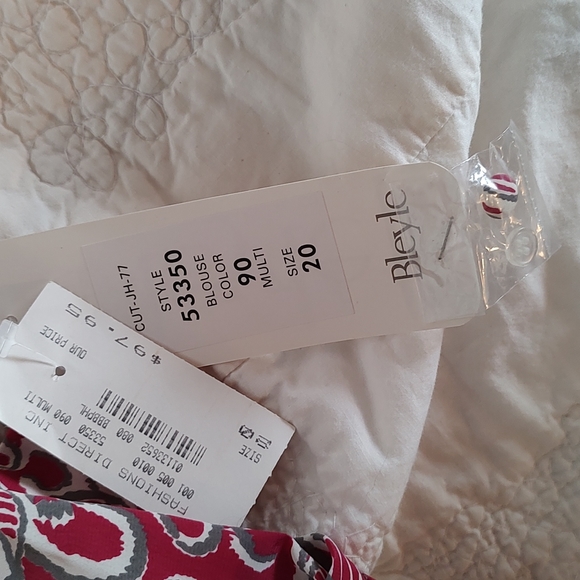 Bleyle top with belt & shoulder pads - Picture 6 of 11